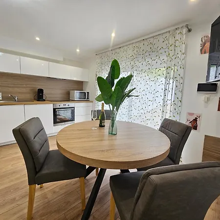 בית הארחה Salons Chennevieres 2 Au Coeur De